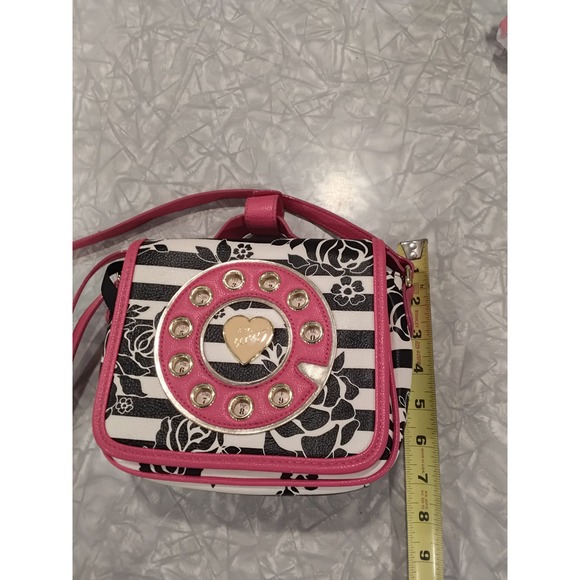 Betsey Johnson Phone Dial Crossbody Bag Black White Floral Pink Heart Accent - Picture 9 of 9